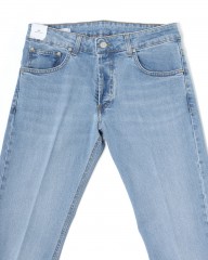 Entre Amisスリム テーパード ライトウォッシュ デニムmb_06l