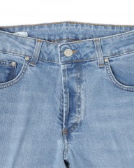 Entre Amisスリム テーパード ライトウォッシュ デニムmb_07l