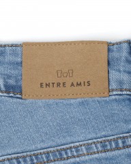 Entre Amisスリム テーパード ライトウォッシュ デニムmb_16l