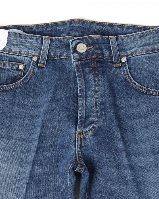 Entre Amisスリム テーパード ライトウォッシュ デニム07l