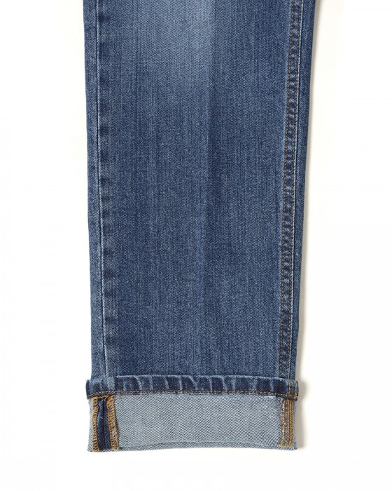 Entre Amisスリム テーパード ライトウォッシュ デニム17l