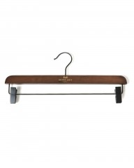 Entre Amisスリム テーパード ライトウォッシュ デニムmb_25l