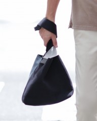 zattuマルチマイクロファイバースエード 縦型スモールバッグ【CONCH/コンク】mb_20l