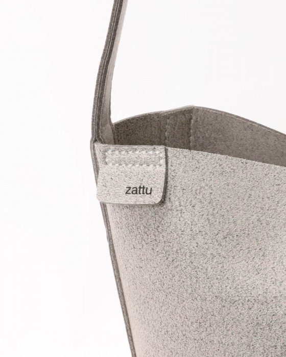 zattuマイクロファイバースエード 縦型ミニショルダーバッグ【PIPPA/ピッパ】11l