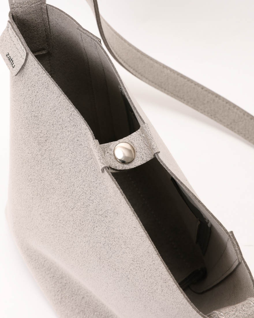 zattuマイクロファイバースエード 縦型ミニショルダーバッグ【PIPPA/ピッパ】12l