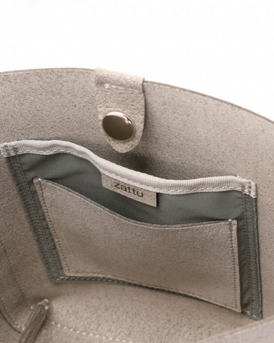 zattuマイクロファイバースエード 縦型ミニショルダーバッグ【PIPPA/ピッパ】14l