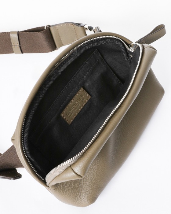 Daniel&Bobレザー ミニボディバッグ【LUDO/ルード】10l