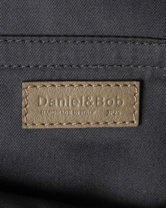 Daniel&Bobレザー ミニボディバッグ【LUDO/ルード】12l