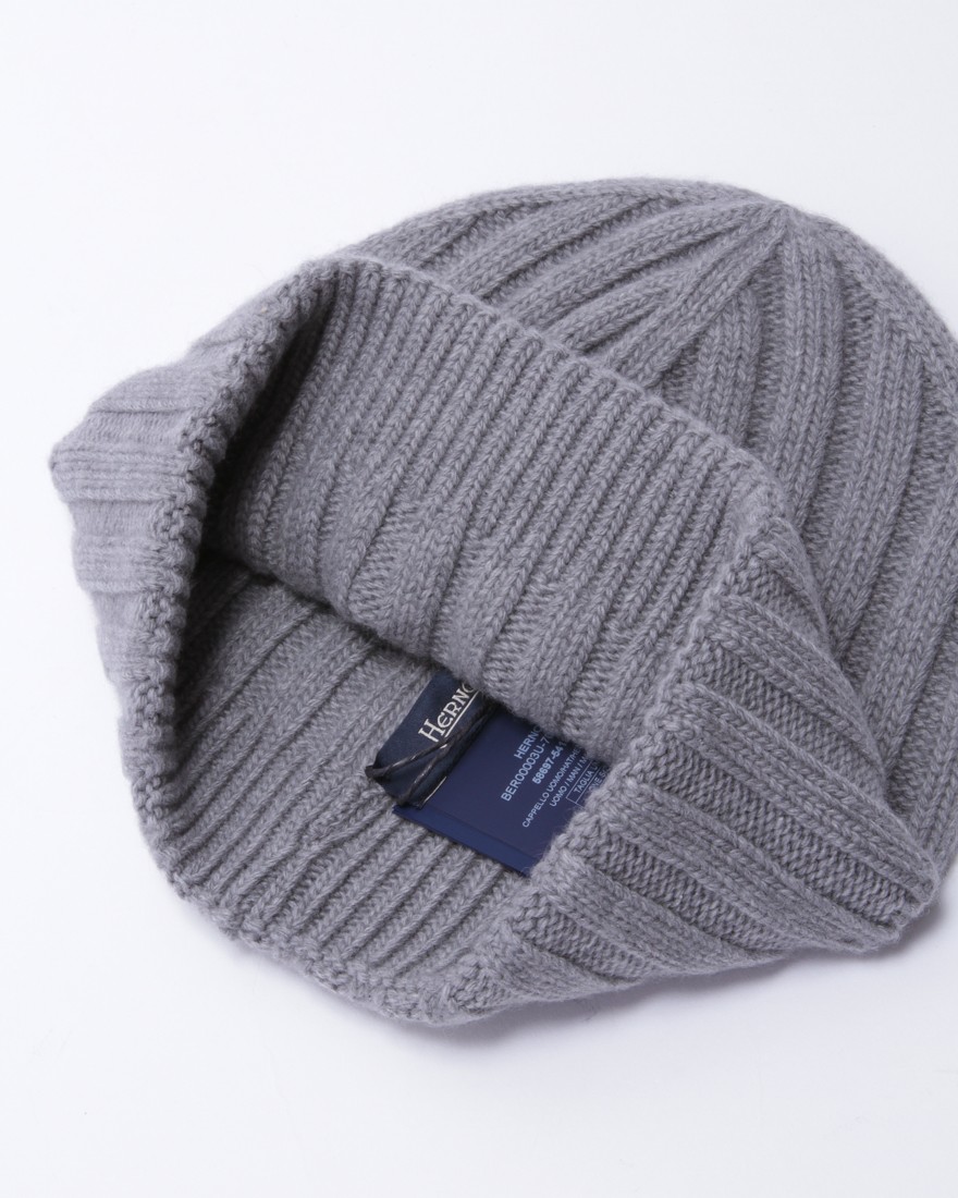 ☆希少品☆定価20,900円☆HERNOヘルノニット帽レディースMグレーシルバー