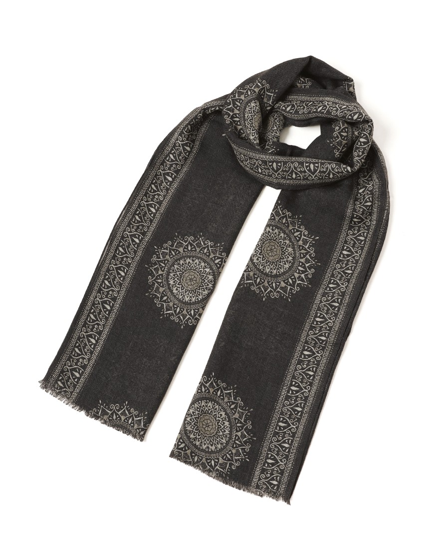 GIERRE幾何学柄サークル ストール　c0