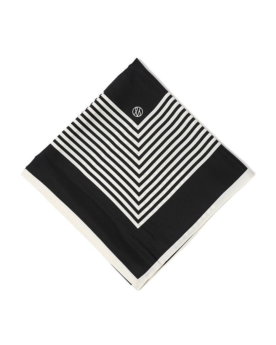 LESCARFシルクスクエア スカーフ【90cm×90cm】c1