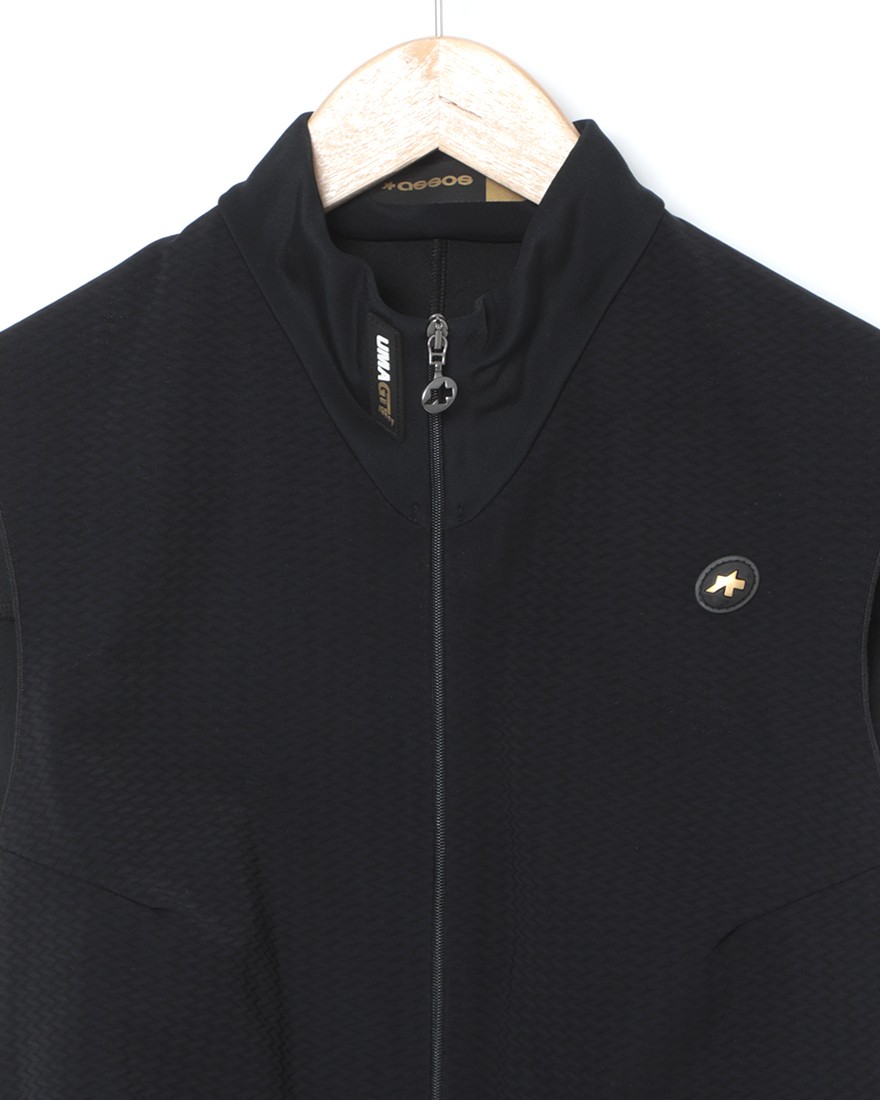 ASSOSレディースインサレーションベスト【UMA GTV Spring Fall Vest C2】03l