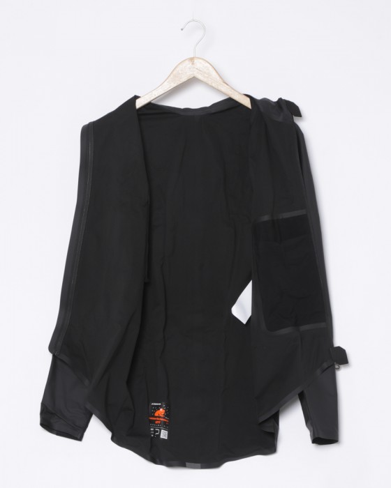 ASSOSレインジャケット【MILLE GTS WASSERSCHNAUZE RAIN JACKET S11】13l