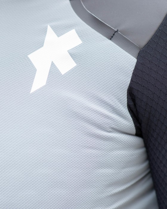 ASSOSスプリングフォール ジャケット【EQUIPE RS SPRING FALL JACKET S11】26l