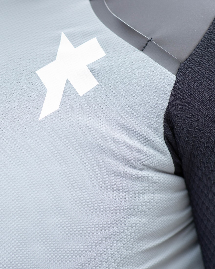 ASSOSスプリングフォール ジャケット【EQUIPE RS SPRING FALL JACKET S11】26l