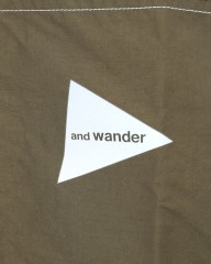 and wander（アンドワンダー）ナイロンタフタジャケット