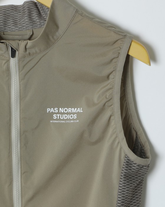 PAS NORMAL STUDIOSウィンドベスト【Stow Away Gilet】10l