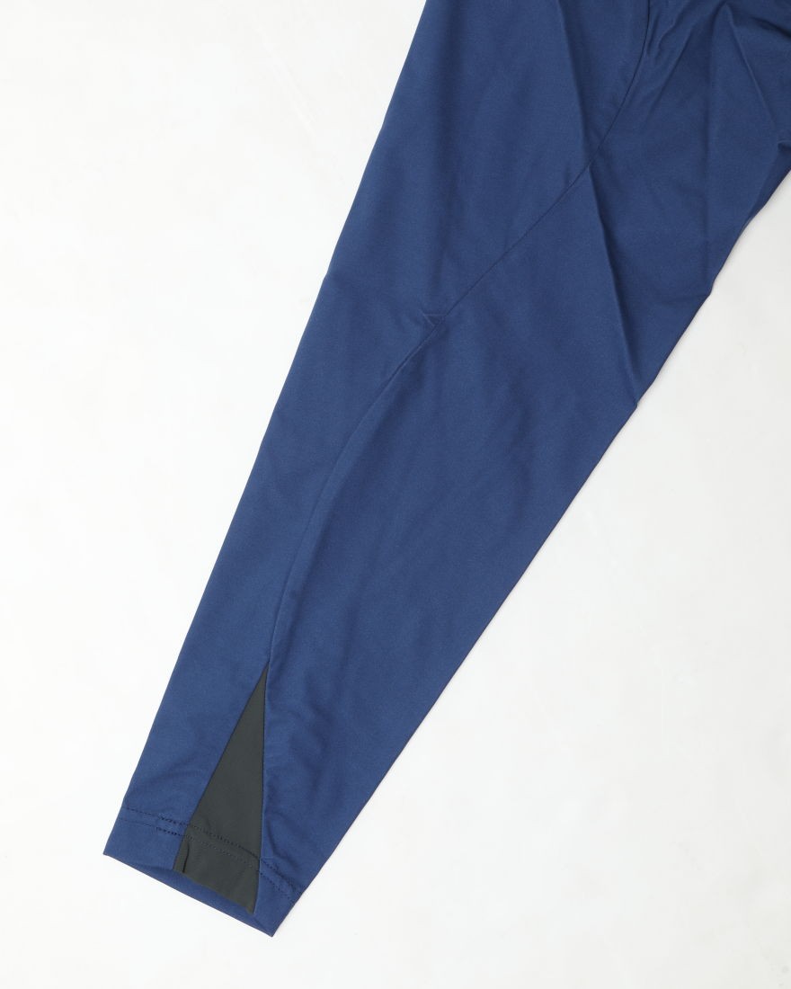 finetrackWomen's ストレッチ 耐水透湿シェル 【フロウラップ® ジャケット】03l