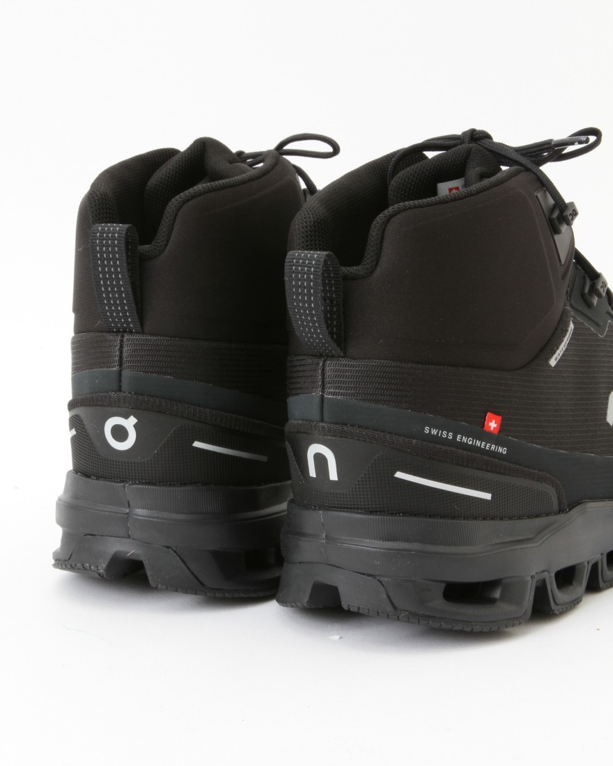 防水軽量ハイカットランニングシューズ Cloudrock Waterproof On オン Tokyolife