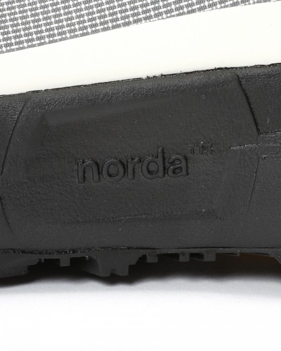 nordaトレイルランニングシューズ【norda 001A-M】23l