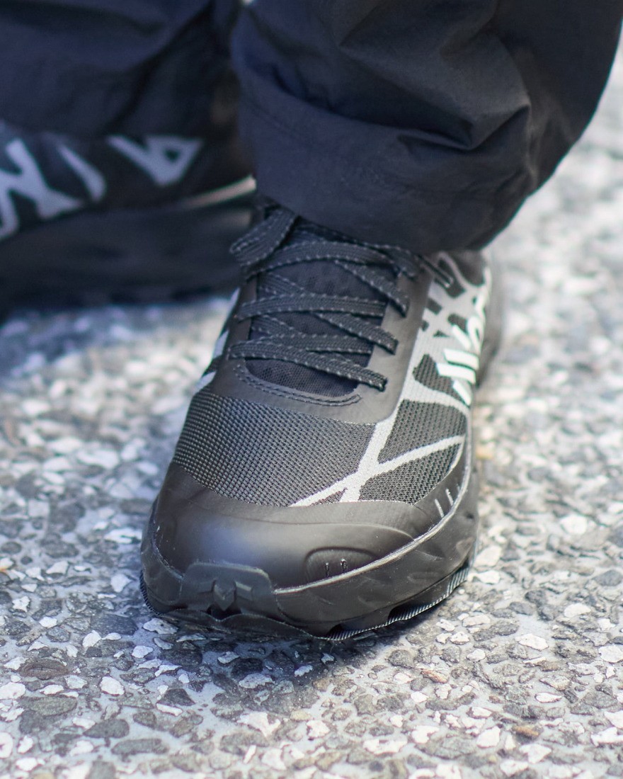 NNormal軽量トレイラルランニングシューズ【Kjerag Brut】02l