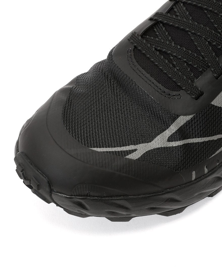 NNormal軽量トレイラルランニングシューズ【Kjerag Brut】09l