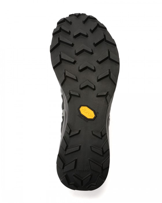 NNormal軽量トレイラルランニングシューズ【Kjerag Brut】13l