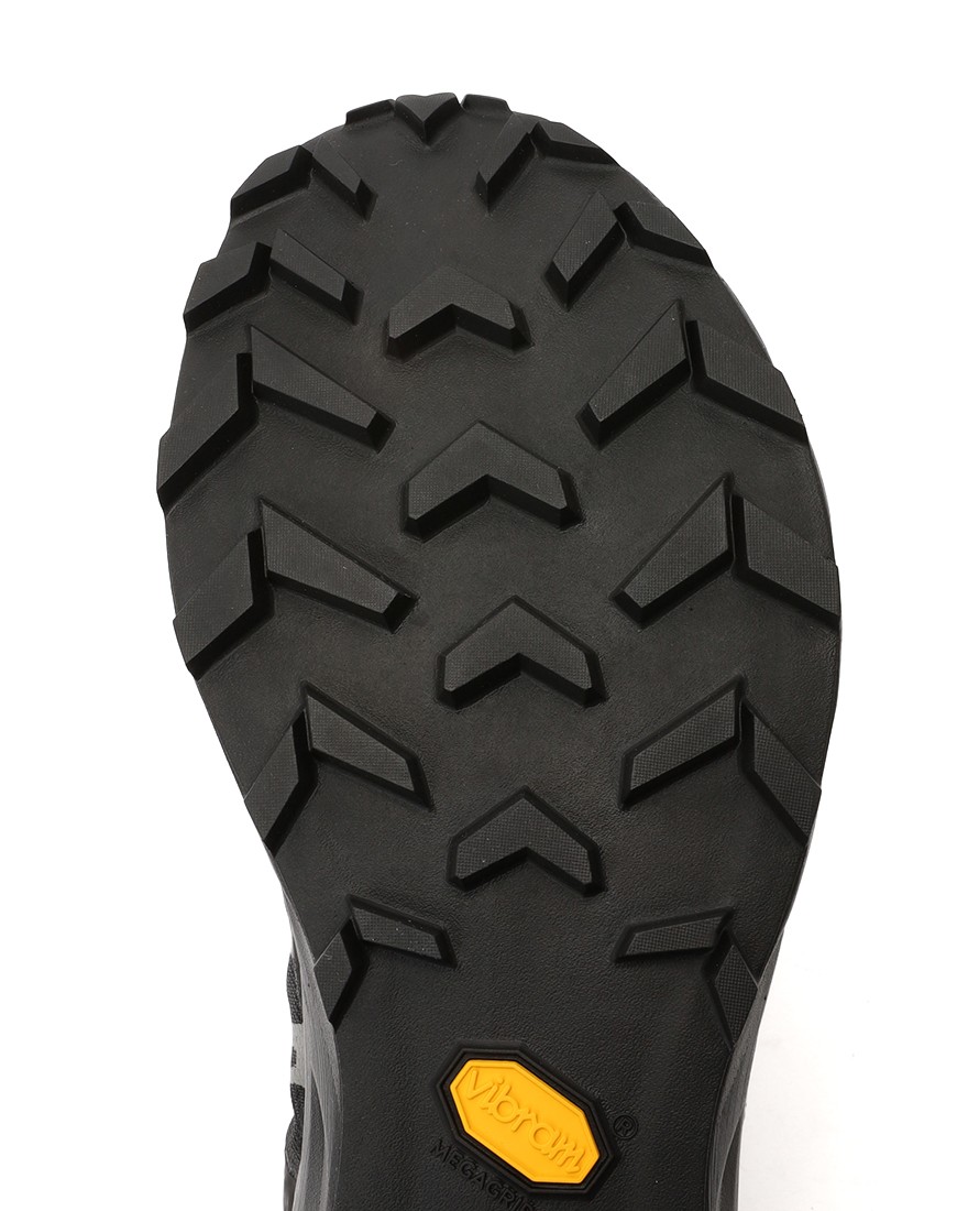 NNormal軽量トレイラルランニングシューズ【Kjerag Brut】14l