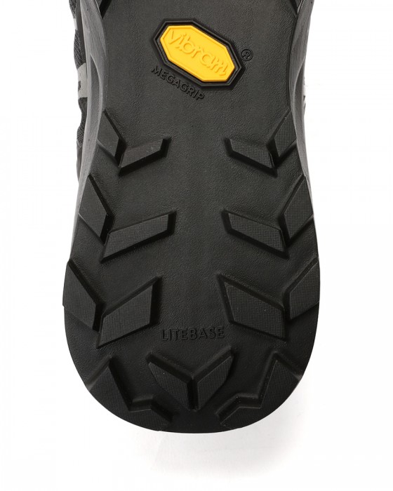 NNormal軽量トレイラルランニングシューズ【Kjerag Brut】15l