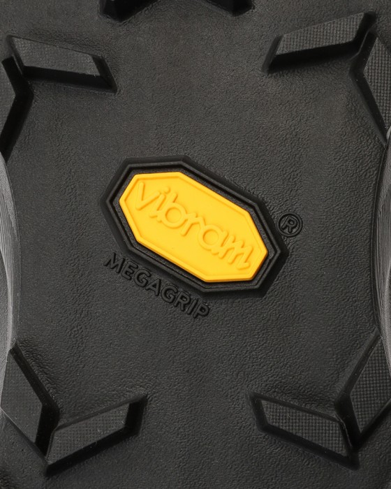 NNormal軽量トレイラルランニングシューズ【Kjerag Brut】16l