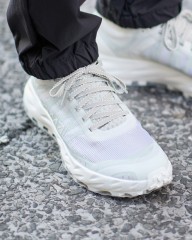 NNormal軽量トレイラルランニングシューズ【Kjerag Brut】mb_24l