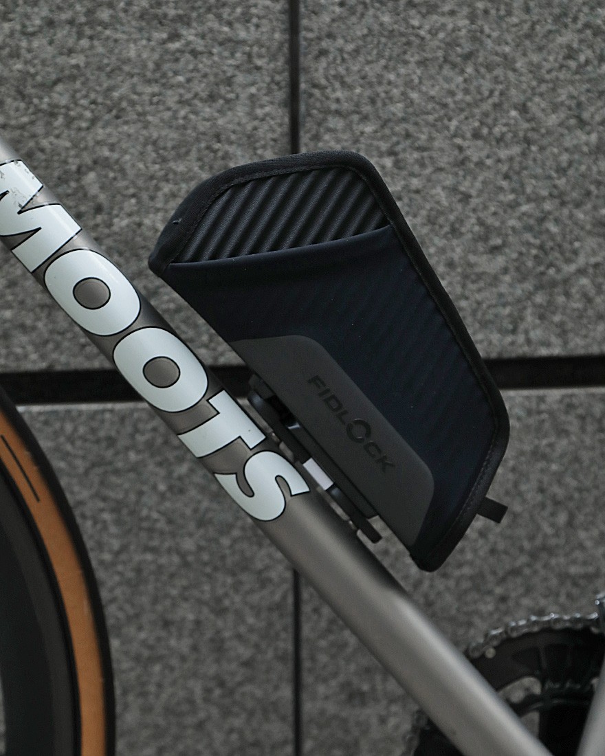 FIDLOCKフレームバッグ + マウントベース【TWIST ESSENTIAL BAG M + BIKE BASE】26l