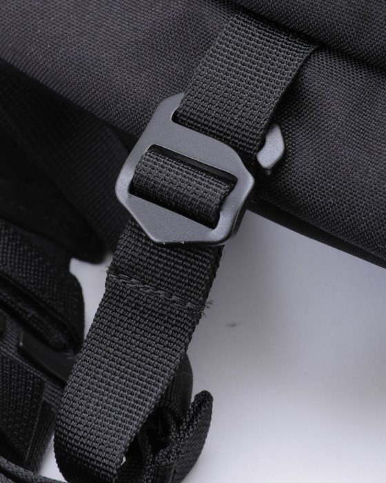 CODE OF BELL防水軽量ボディバッグ【X-POD II】28l