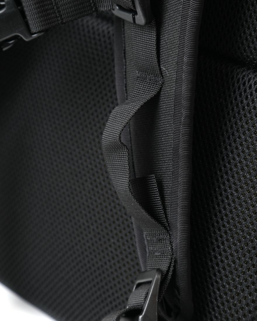 INSIDE LINE EQUIPMENT/ILEスクウェアバックパック【Radius/Cordura】12l