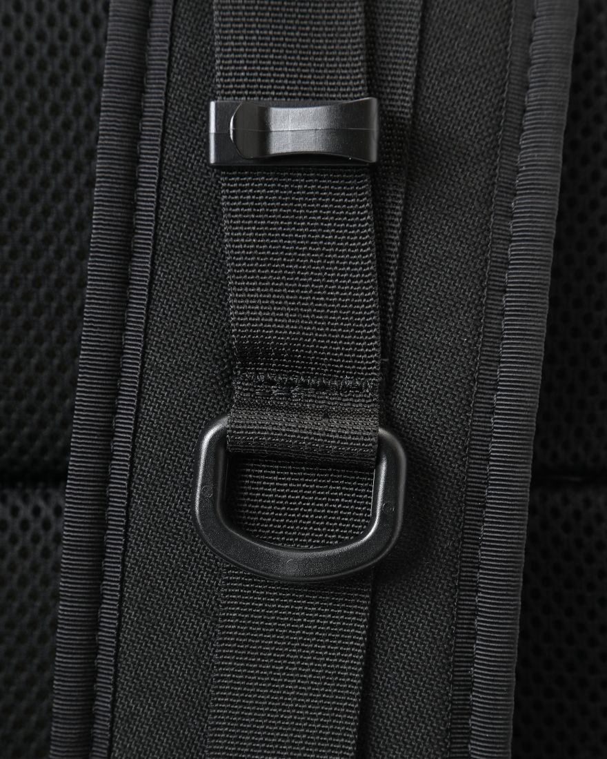 INSIDE LINE EQUIPMENT/ILEスクウェアバックパック【Radius/Cordura】13l