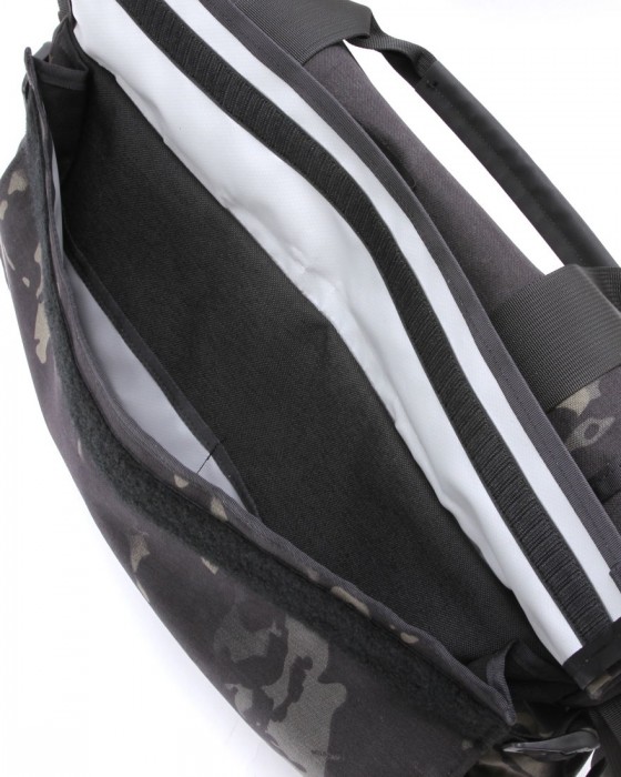 INSIDE LINE EQUIPMENT/ILEロールトップダッフルバッグ【Roll Top Duffle/Multicam】16l