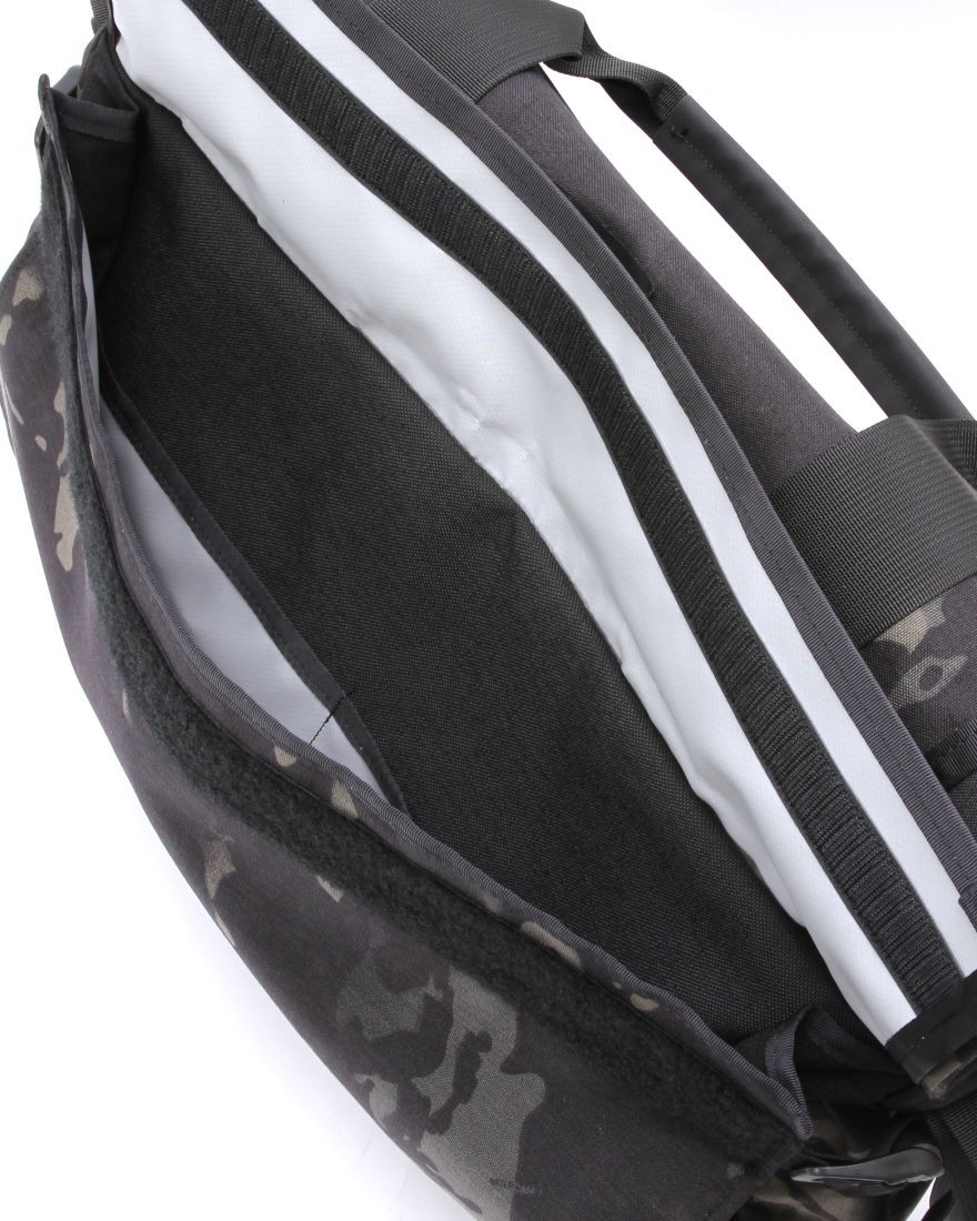 INSIDE LINE EQUIPMENT/ILEロールトップダッフルバッグ【Roll Top Duffle/Multicam】16l