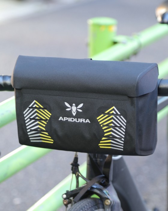 ハンドルバーバッグミニ【RACING HANDLEBAR MINI PACK 2.5L】｜APIDURA