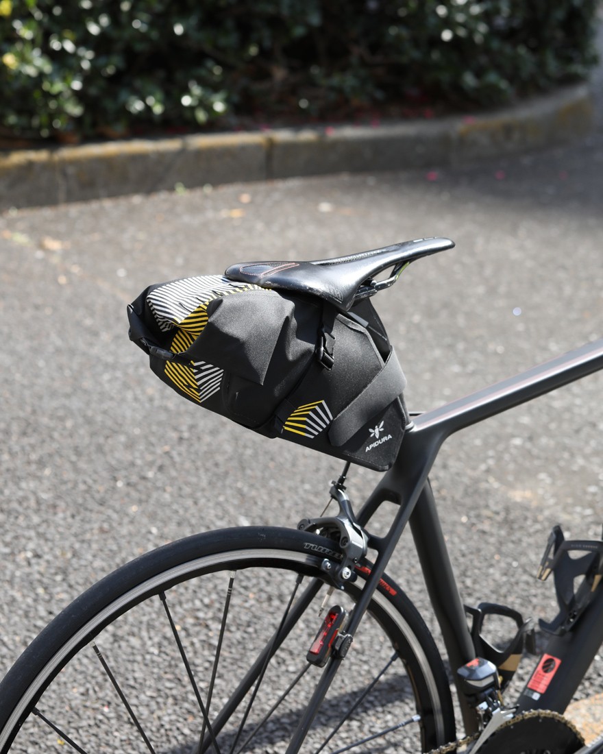 サドルバッグ【RACING SADDLE PACK 5L】｜APIDURA（アピデュラ