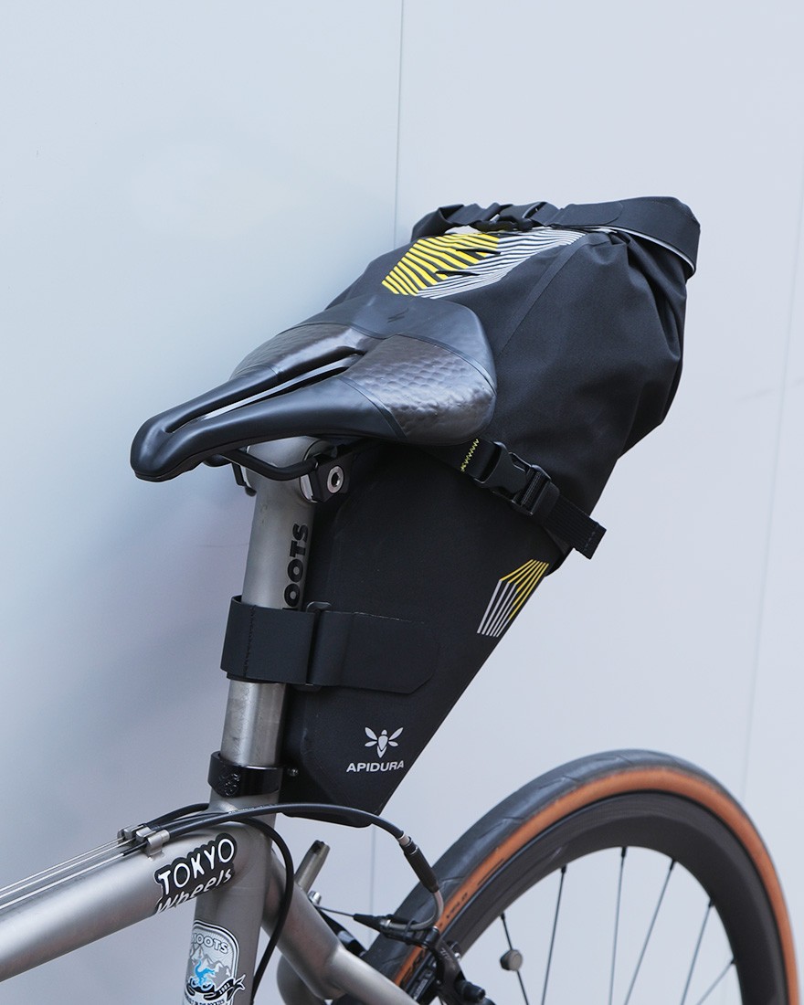 サドルバッグ【RACING SADDLE PACK 7L】｜APIDURA（アピデュラ