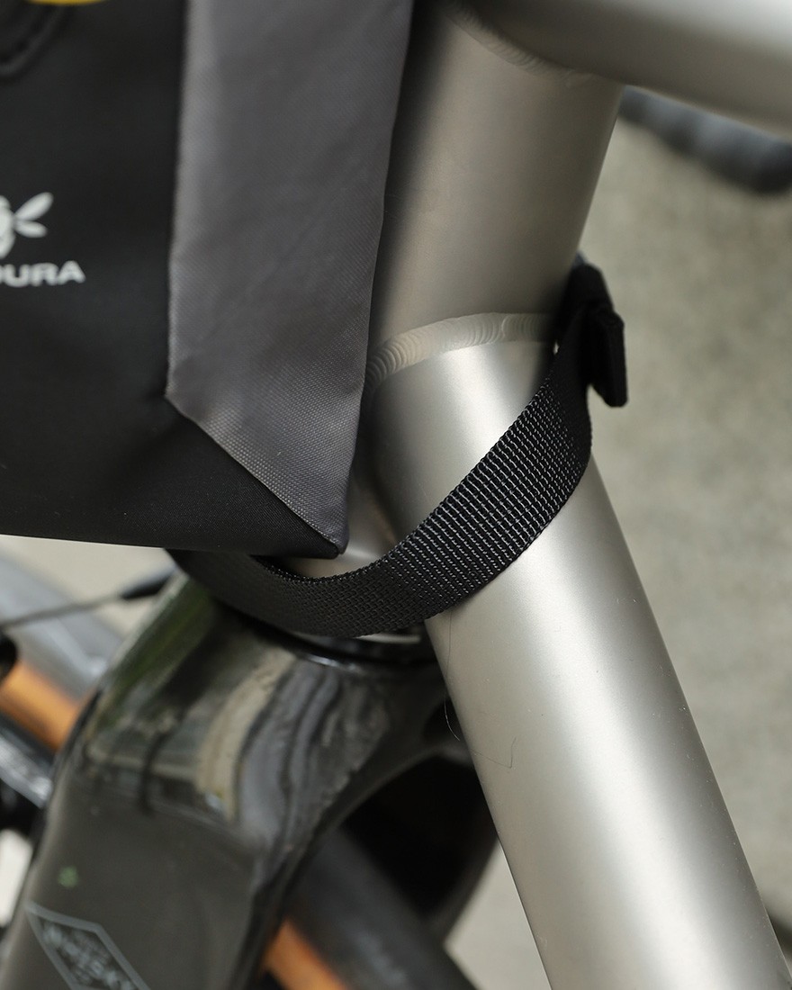 APIDURAフードポーチ【BACKCOUNTRY FOOD POUCH 1.2L】23l