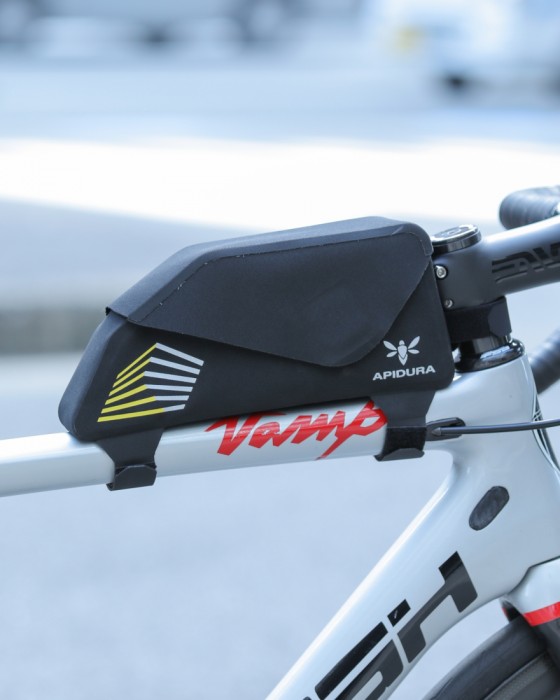 トップチューブバッグ【Racing Top Tube Bag 1L】｜APIDURA