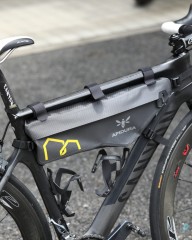 APIDURAフレームバッグ　4.5L 【EXPEDITION FRAME PACK/ ミディアム】mb_17l