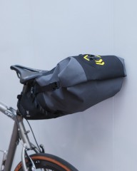 APIDURAサドルバッグ 10L【BACKCOUNTRY SADDLE PACK 10L】mb_21l