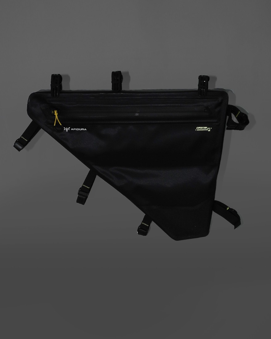 APIDURAフルフレームバッグ【NEW EXPEDITION FULL FRAME PACK/8L】05l