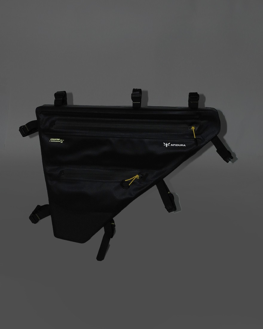 APIDURAフルフレームバッグ【NEW EXPEDITION FULL FRAME PACK/8L】07l