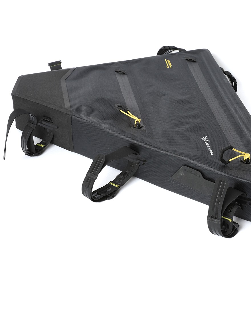APIDURAフルフレームバッグ【NEW EXPEDITION FULL FRAME PACK/8L】10l