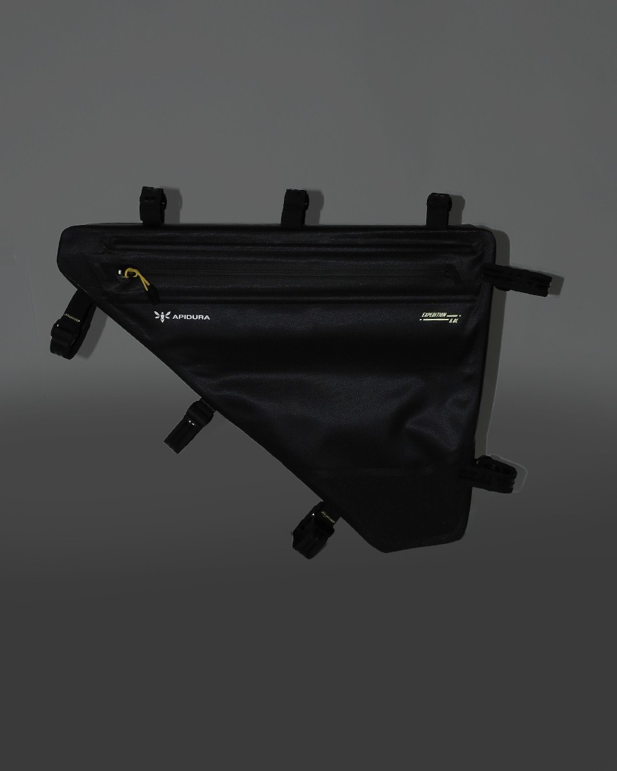 APIDURAフルフレームバッグ【NEW EXPEDITION FULL FRAME PACK/6.8L】05l