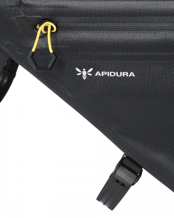 APIDURAフルフレームバッグ【NEW EXPEDITION FULL FRAME PACK/6.8L】09l
