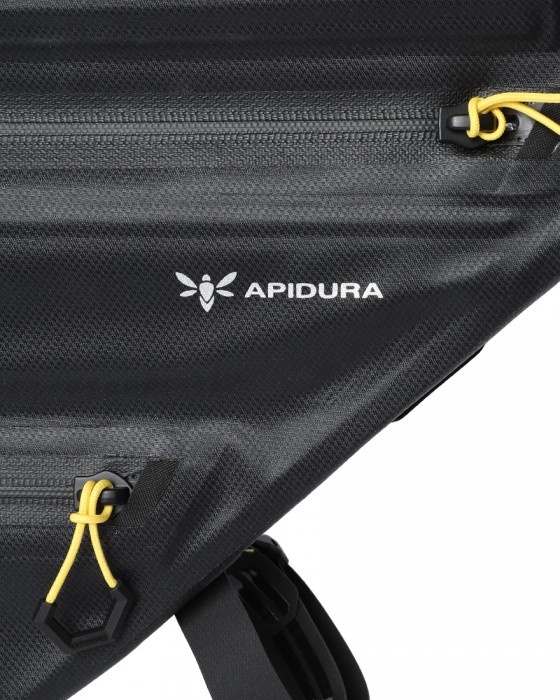 APIDURAフルフレームバッグ【NEW EXPEDITION FULL FRAME PACK/6.8L】12l